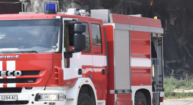 Умишлен палеж на чейнджбюро в Банско вдигна на крак пожарната