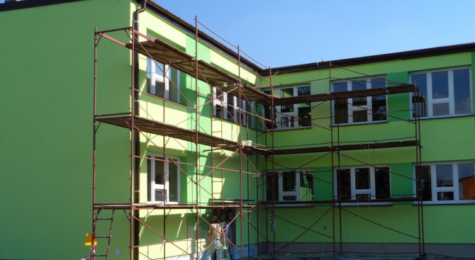 Строително-ремонтни дейности през лятото ще бъдат извършени в 12 училища