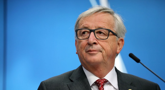 Председателят на Европейската комисия Жан-Клод Юнкер свиква в неделя в