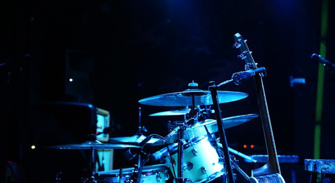 Американският барабанист и продуцент Винсънт Пол Абът, известен като основател
