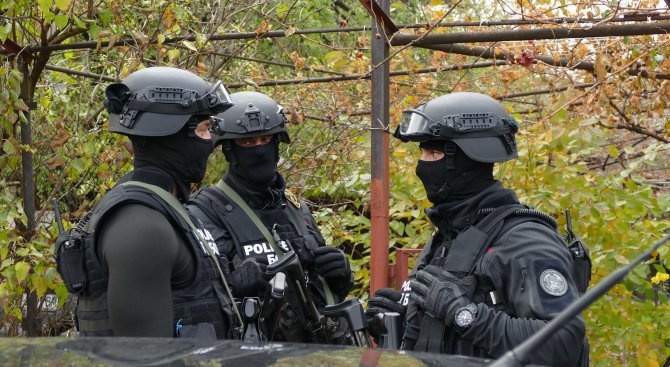 Мащабна акция извършиха криминалисти от РУ- Горна Оряховица срещу наркоразпространението.