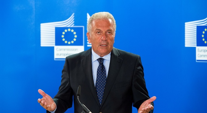 Няма национално решение на мигрантската криза, заяви европейският комисар за