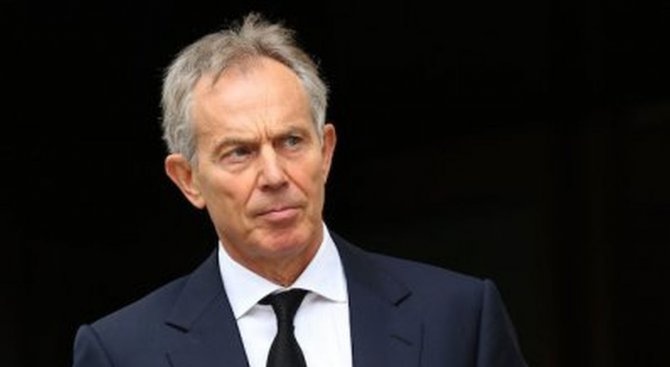 Бившият британски премиер Тони Блеър призова правителството да отложи датата