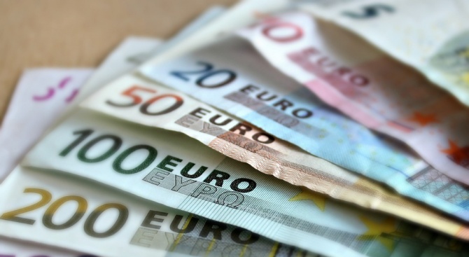 България прави крачка към еврото. Днес министър - председателят Бойко
