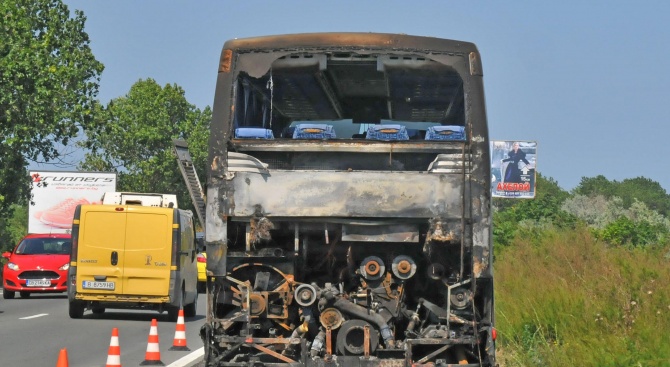 Автобус, превозващ еврейски туристи, се е запалил по време на