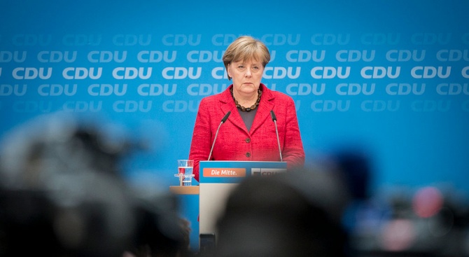 Германският канцлер Ангела Меркел потуши кризата в своето правителство, като