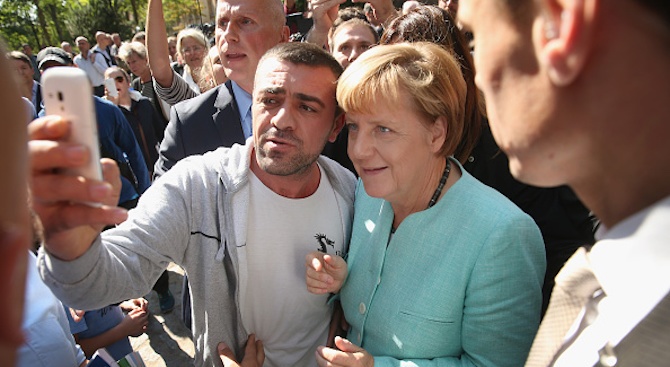 Германският канцлер Ангела Меркел отстъпи пред искането на своя вътрешен