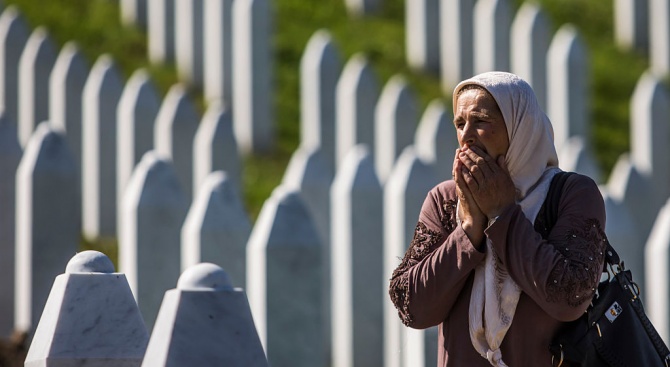 Убийството на около около осемте хиляди души в босненския град