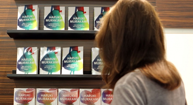 Машината за бестселъри Харуки Мураками е решил да разнообрази живота