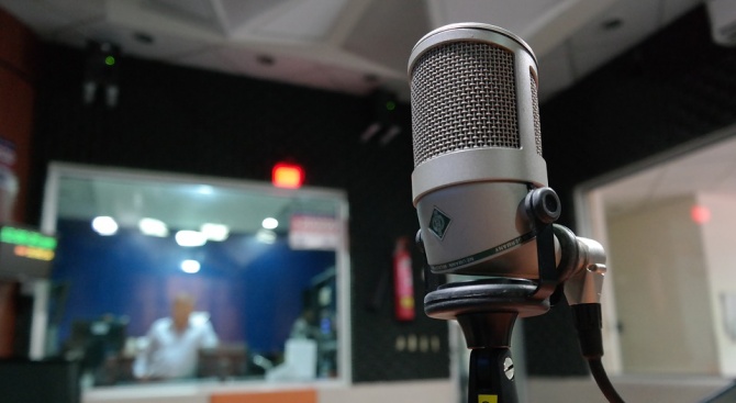 Радио "Свободна Европа" обяви, че планира да започне да излъчва