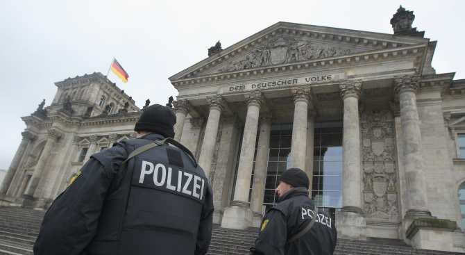 Полицията в Берлин заяви вчера, че може да започне да