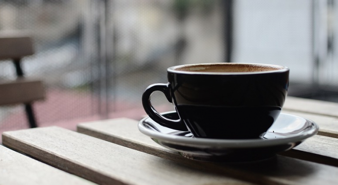 Кафето може и да има стимулиращ ефект, но при прекомерна