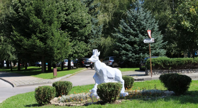 Пет мраморни скулптури, дело на докторанти от Великотърновския университет „Св.