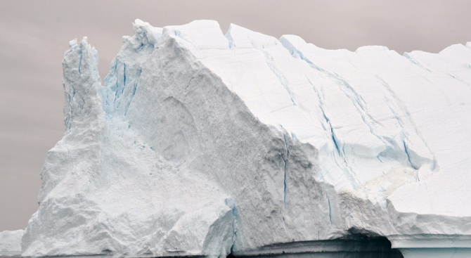 Най-старият и най-дебел морски лед в Арктика е започнал да