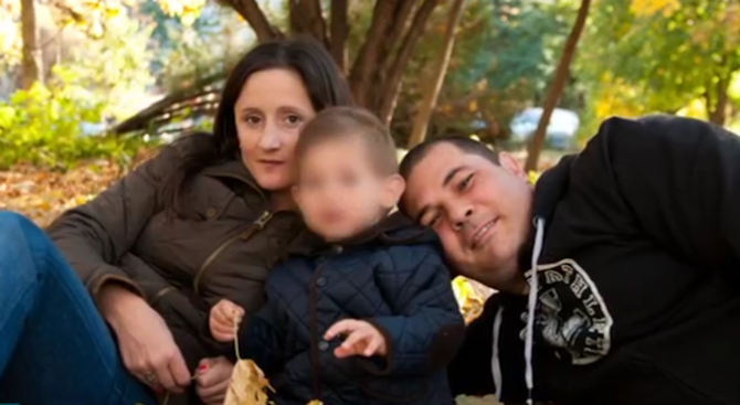 Три години и половина близките на починала родилка в София