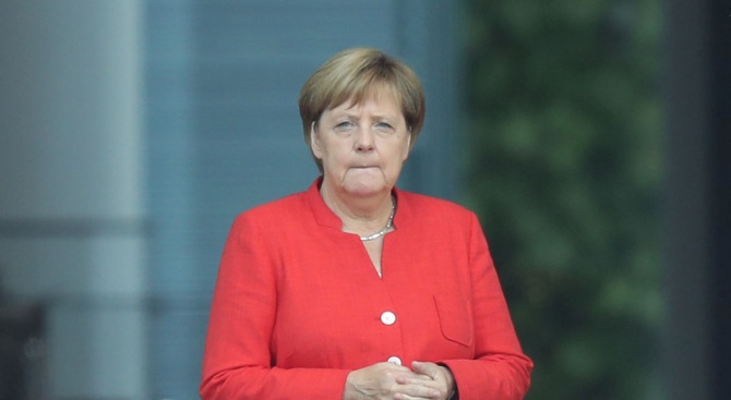 Ангела Меркел иска следващият председател на Европейската комисия да е