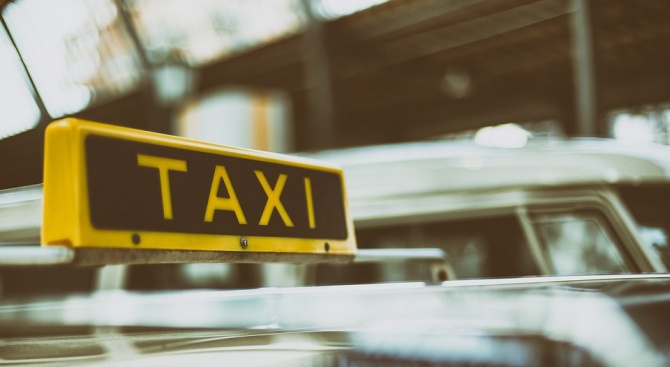Съвместна проверка на таксиметрови автомобили бе извършена от Звено „Инспекторат“