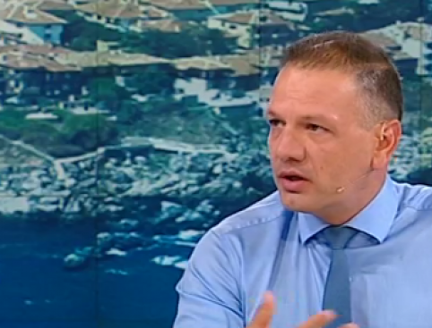 Политикът Петър Славов коментира разлива на мазут край Созопол, за