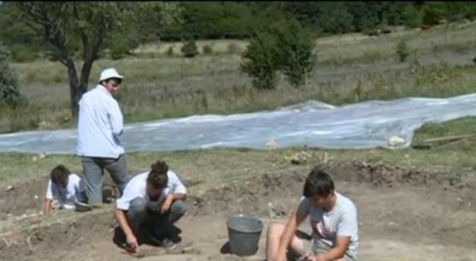 Останки на праисторически скелет откриха край Суворово. Наравно с това