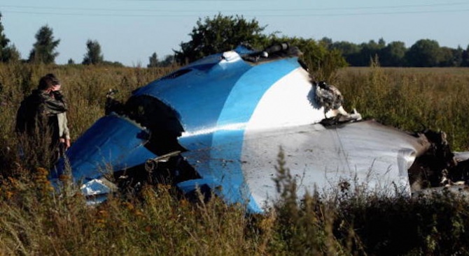 Двуместен самолет се е разбил на летището в Балчик. При
