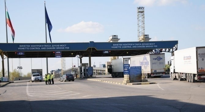 Интензивен е трафикът на границата със Сърбия, Гърция, Турция и