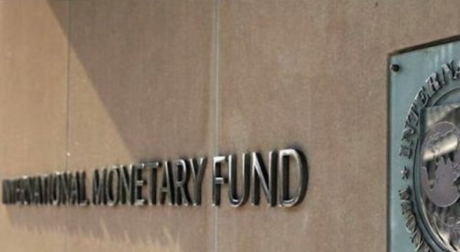 Аржентина поиска помощ от Международния валутен фонд заради тежкото си