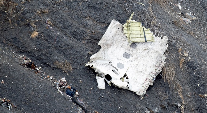 Човек загина при падане на самолет в Сърбия, предаде белградското