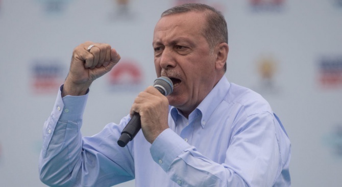 Турският президент Реджеп Ердоган призова снощи Киргизстан да вземе мерки