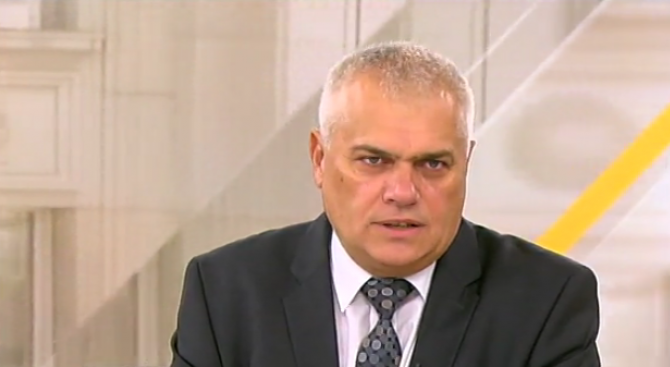 Министърът на вътрешните работи Валентин Радев коментира в сутрешния блок