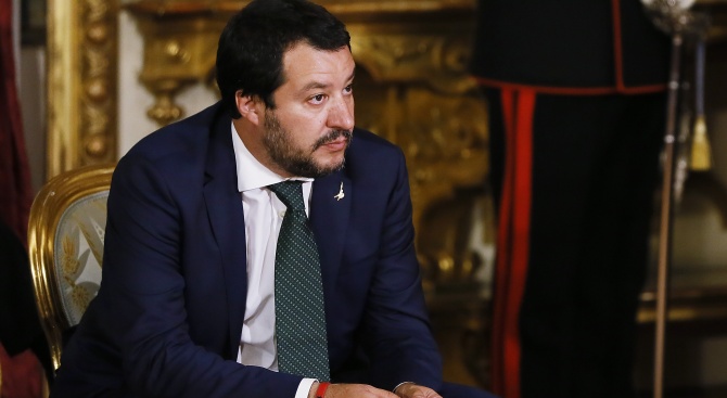 Италианската прокуратура заяви, че е започнало разследване срещу вътрешния министър