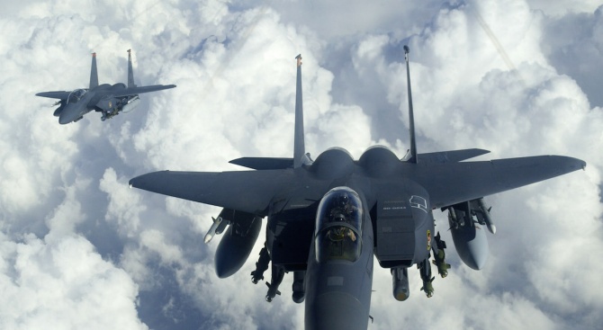 Американската авиация е нанесла вчера удари с фосфорни боеприпаси в