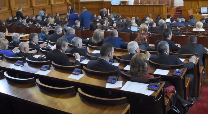 Депутатите в Народното събрание приеха предложението на ГЕРБ. Главният прокурор