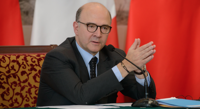Еврокомисарят за икономическите и финансовите въпроси Пиер Московиси провокира днес