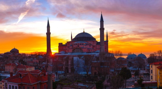 Нараства рискът от голямо земетресение в Истанбул, което според сеизмолозите