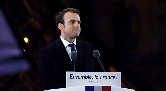 Френският президент Еманюел Макрон предизвика поток от коментари в социалните