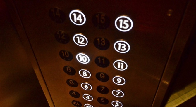 Половината асансьори от общо над 100 хил. у нас са
