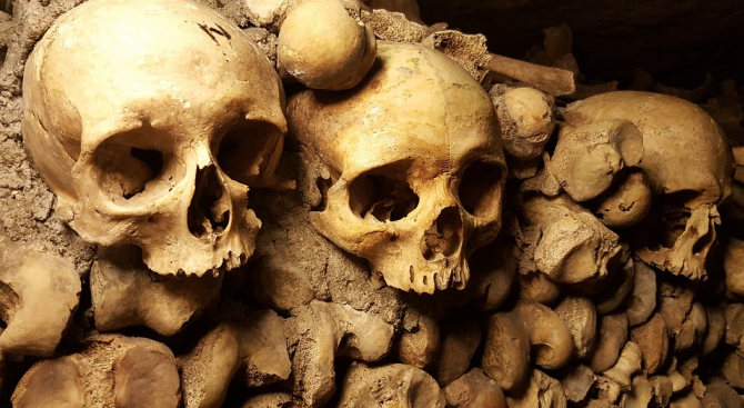 Властите на Руанда откриха масови гробове с телата на 5