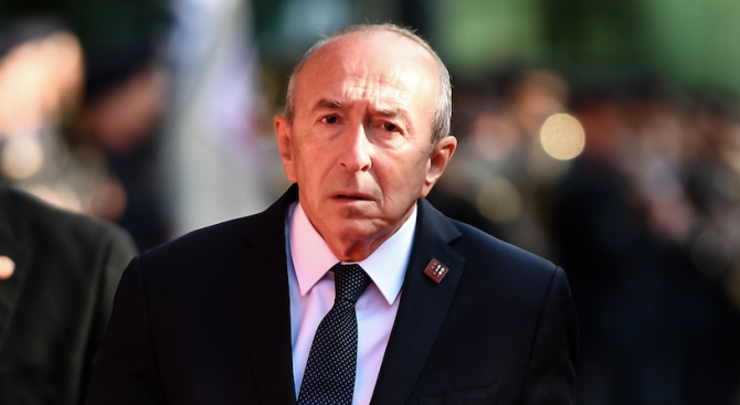 Френският министър на вътрешните работи Жерар Колон вчера връчи оставката
