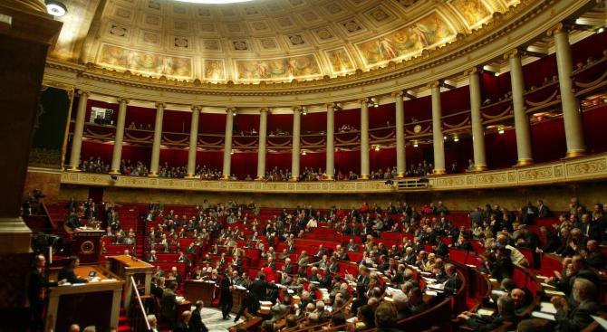 Френското правителство ще внесе в парламента в началото на ноември