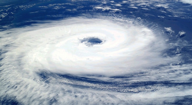 Супертайфунът „Конг-рей“ ще достигне до бреговете на Южна Корея. Очаква