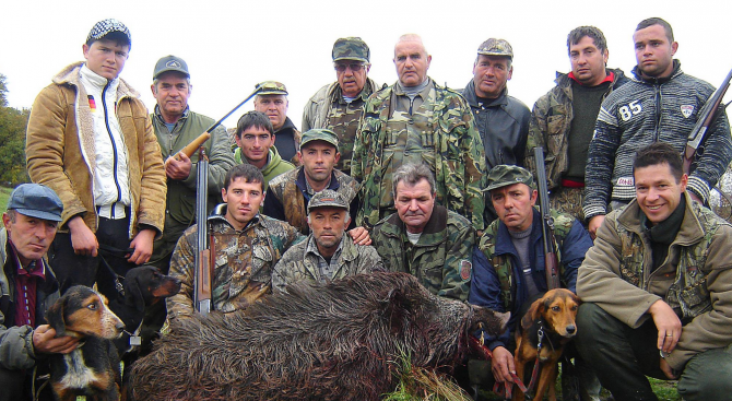 Близо 10 хиляди ловци настояват да бъде отменена забраната на