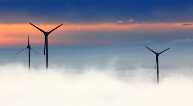 Вятърните турбини позволяват да се намалят парниковете емисии, като заменят