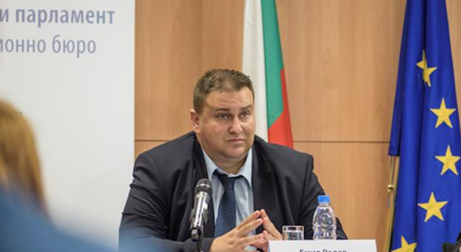 Евродепутатът Емил Радев от ГЕРБ/ЕНП каза пред БНР, че познава