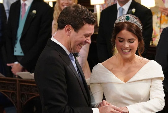 Британската принцеса Юджини се омъжи за приятеля си Джак Бруксбанк