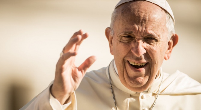 Папа Франциск обяви днес за светци две от най-спорните фигури