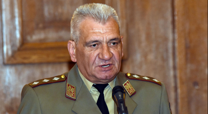 В периода 15 – 17 октомври началникът на отбраната генерал