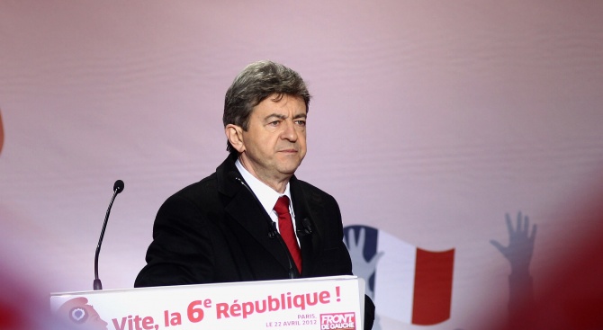 Френските власти обискираха офиси на лявата партия "Непокорна Франция" заради