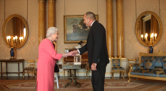 Президентът Румен Радев е отправил покана към кралица Елизабет Втора