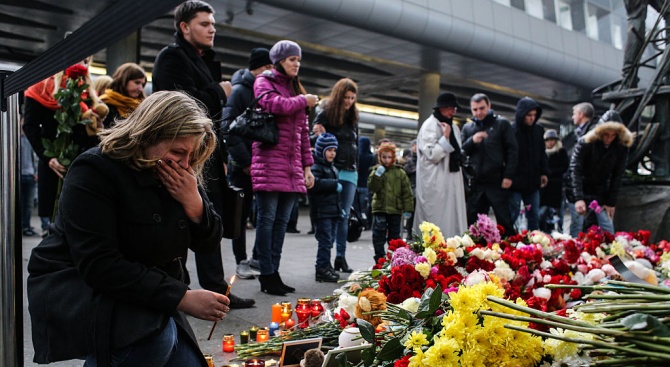 Кримският град Керч се сбогува днес с жертвите на разстрела