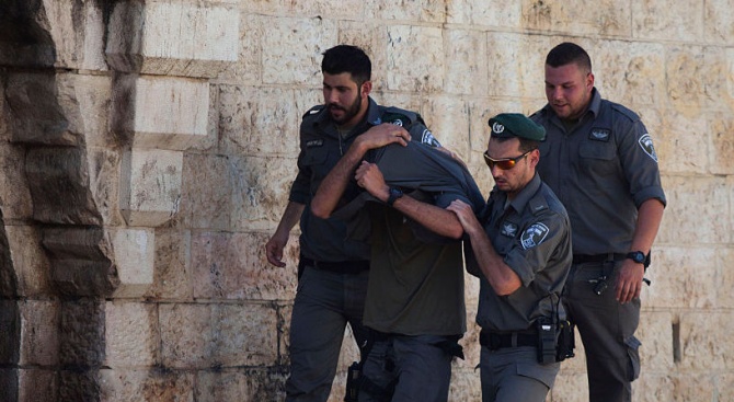 Израел освободи двама висши палестински представители, които беше задържал през